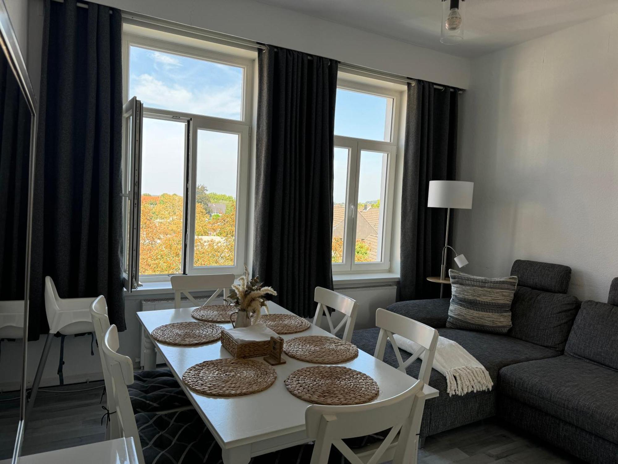 Moderne 4 Zimmer Apartment Mit Bergblick Stadtzentrum Contactless Check-In 겔든 외부 사진