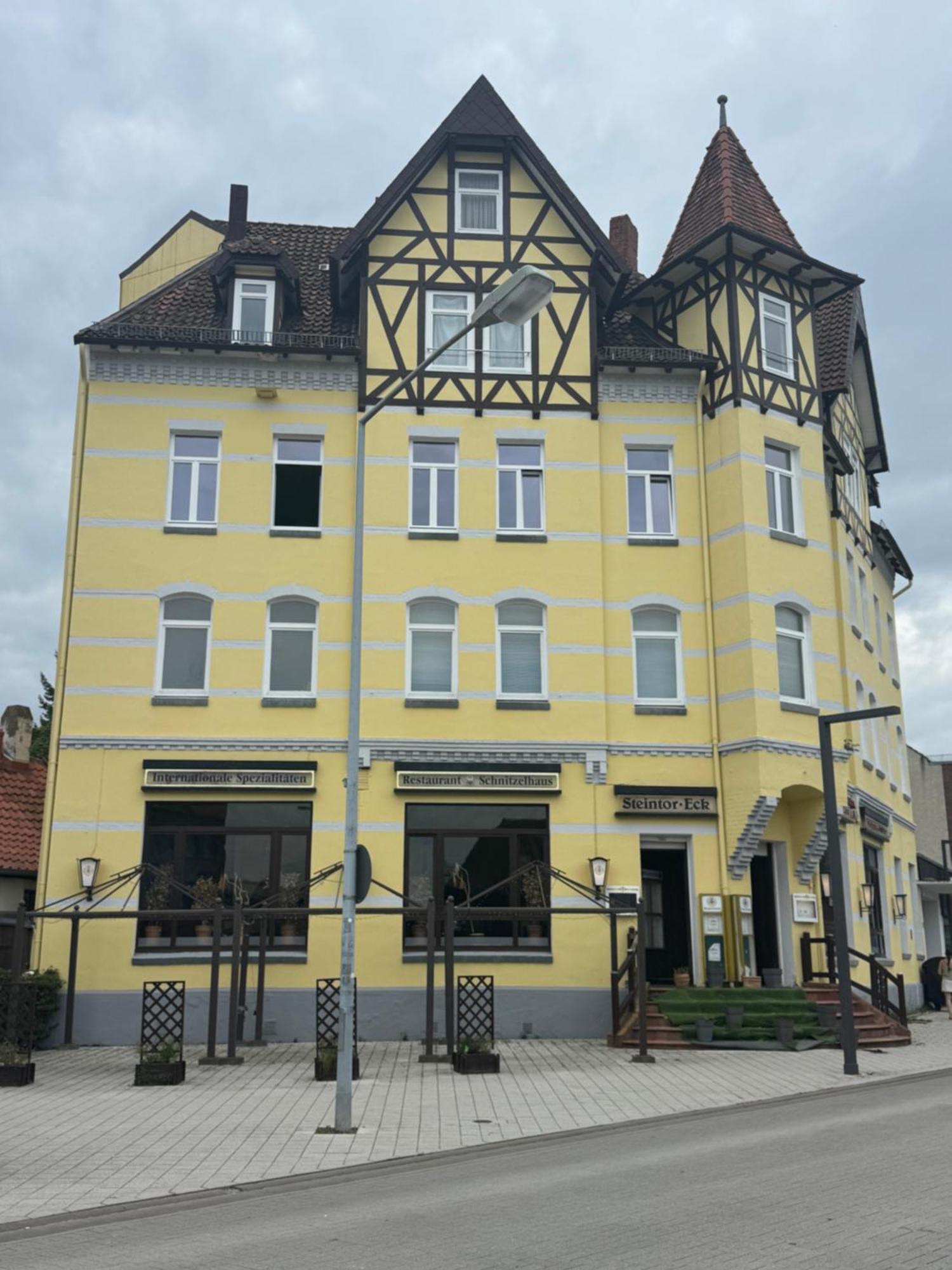 Moderne 4 Zimmer Apartment Mit Bergblick Stadtzentrum Contactless Check-In 겔든 외부 사진