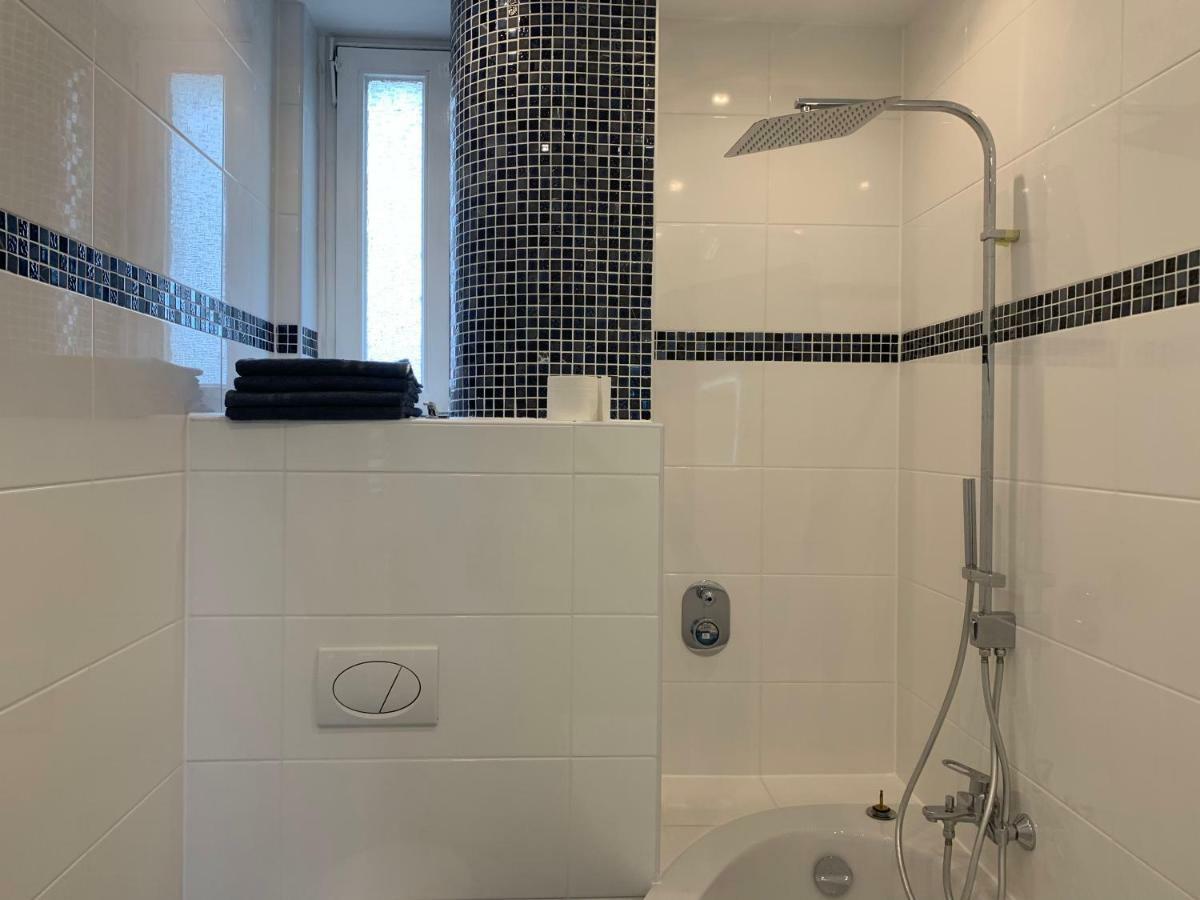 Moderne 4 Zimmer Apartment Mit Bergblick Stadtzentrum Contactless Check-In 겔든 외부 사진